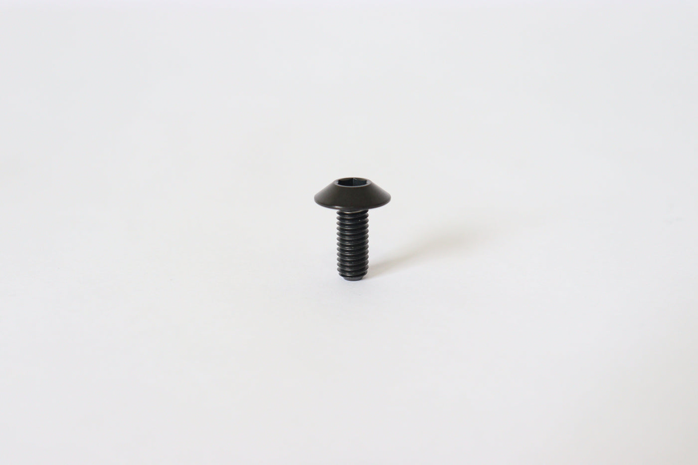 Tornillo M6x15 mm button